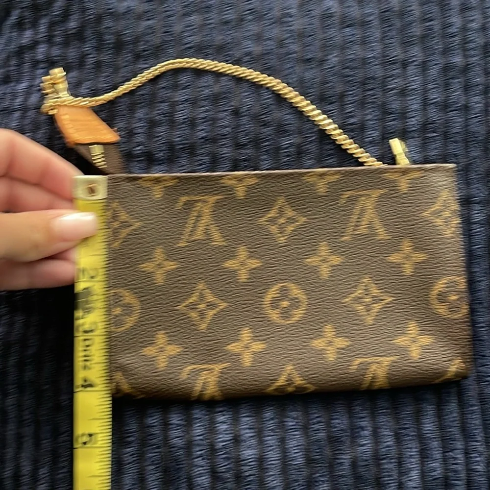 Louis Vuitton Monogram Pochette - Picture 10 of 11